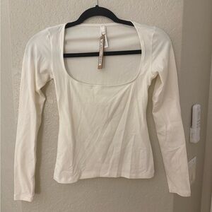 NWT SKIMS Cotton Jersey Scoop Neck Long Sleeve Top in Marble
